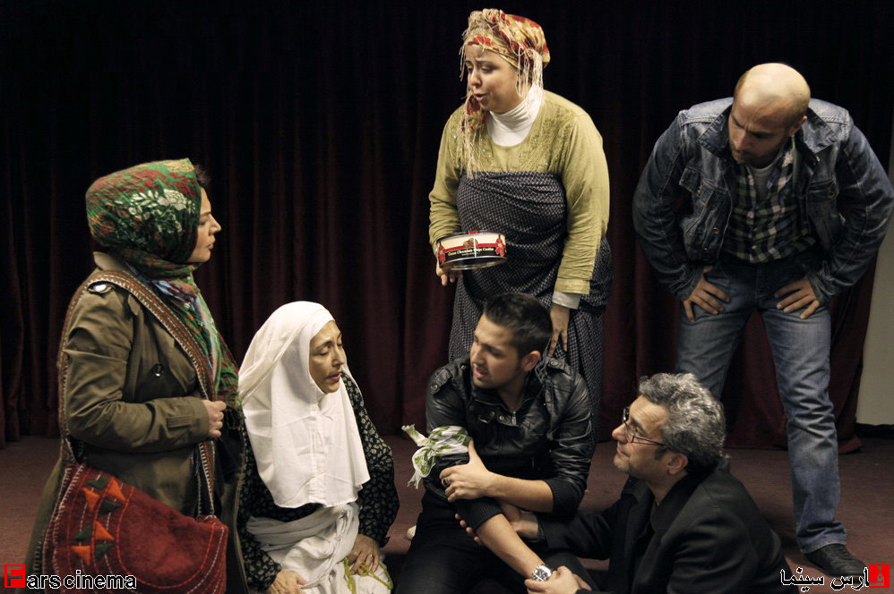 شهره سلطانی و محسن افشانی در حال تمرین در تئاتر 