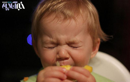 کودکان پس از خوردن لیمو ترش 