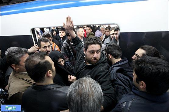 تصاویر: ازدحام ایستگاه‌های مترو در آستانه نوروز