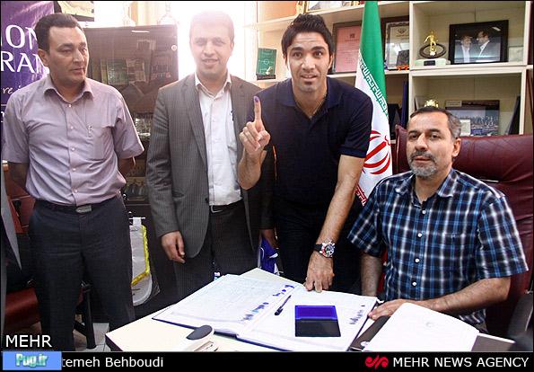 تصاویر / ثبت قرارداد جواد نکونام با استقلال
