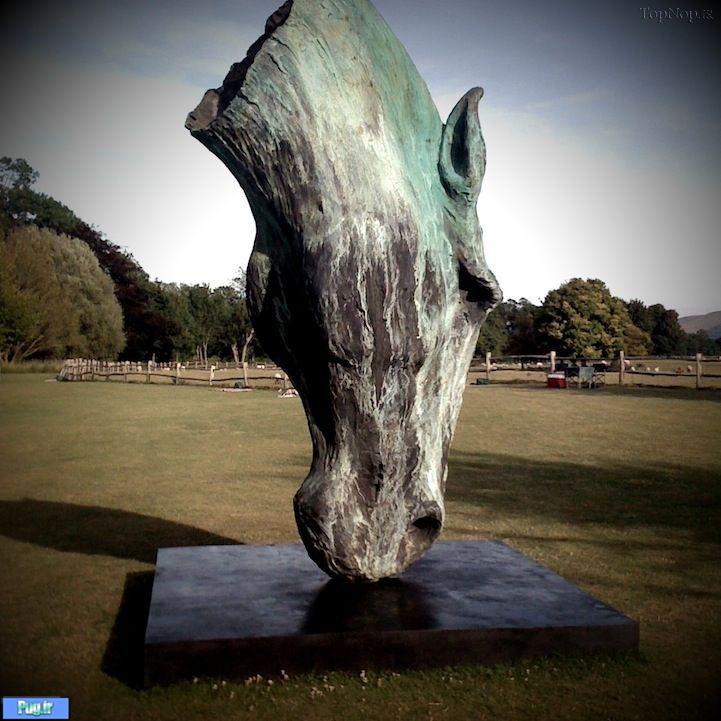 مجسمه اسب 9 متری 